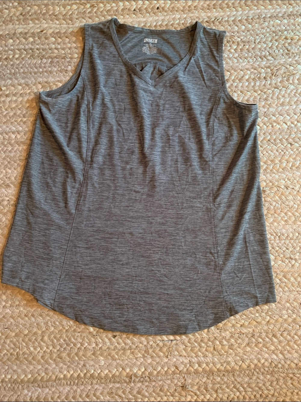 NWOT Duluth Trading Co. Armachillo Cooling Tank Top in Heathered Grey